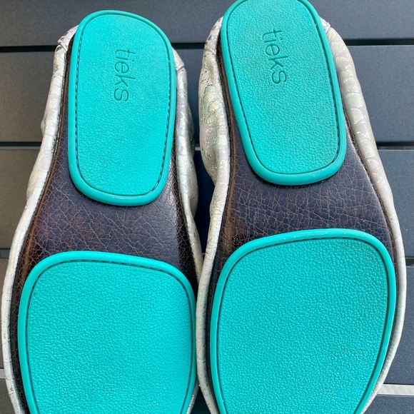 🥿BNIB Romantic Blush Tieks ~ size 9🥿 - Picture 8 of 9